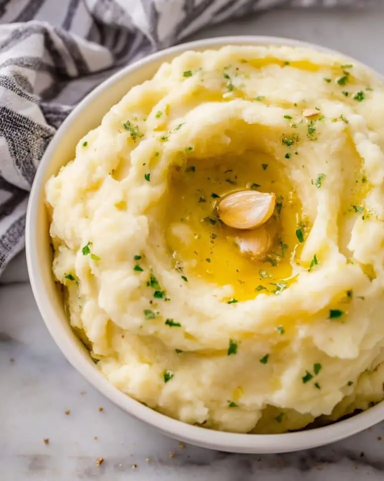 Slow Cooker Garlic Confit Mashed Potatoes Recipe