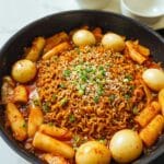 Spicy Rabokki (Ramen with Tteokbokki) Recipe