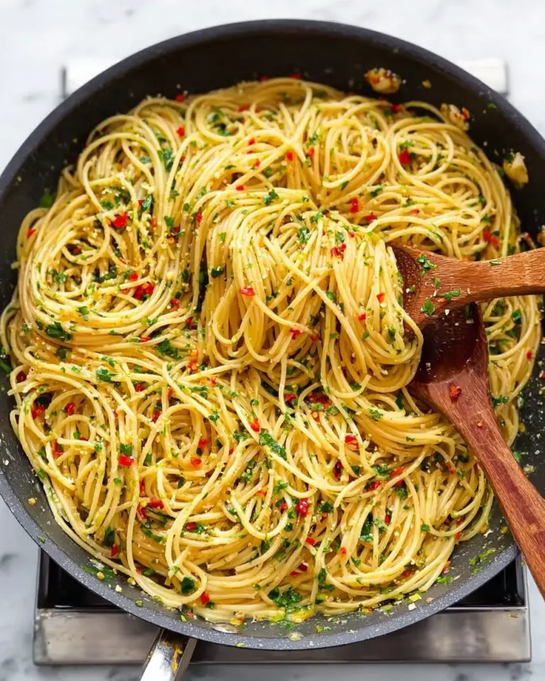Spaghetti Aglio e Olio: Easy Garlic Olive Oil Pasta Recipe