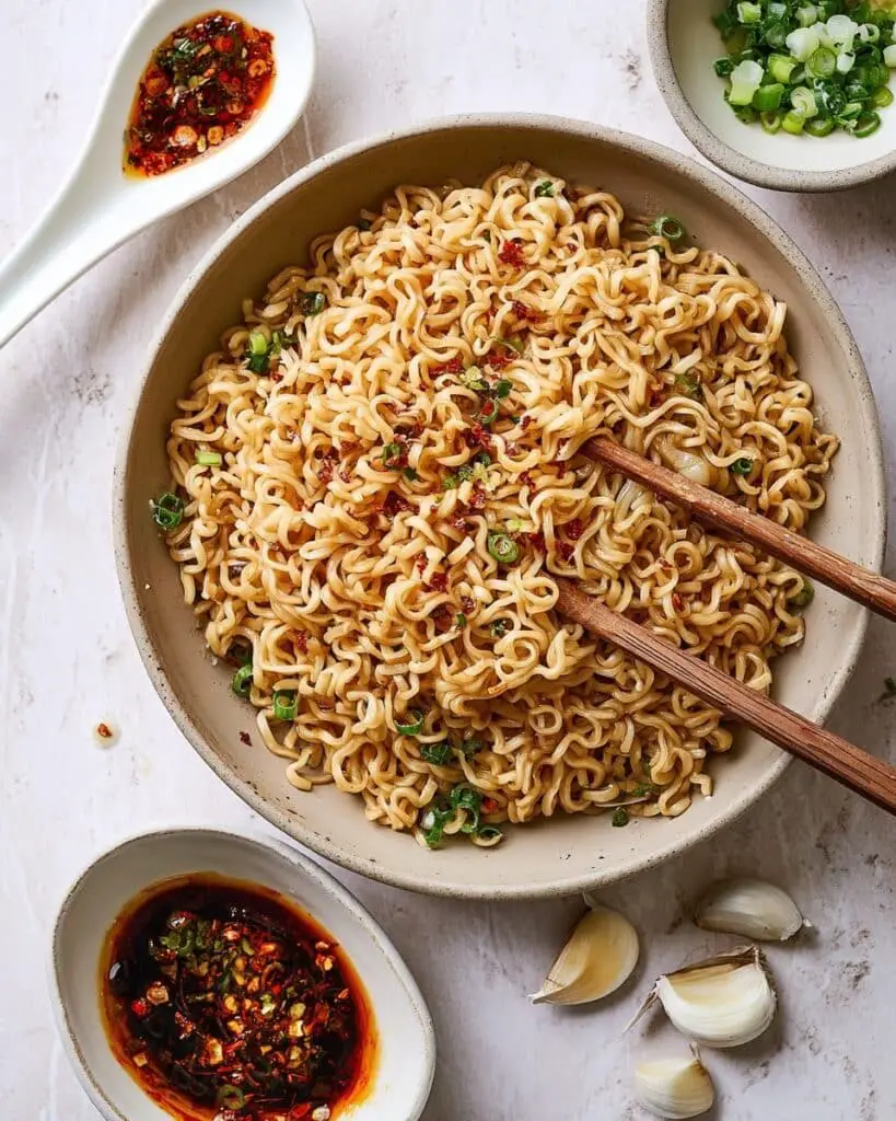Easy Garlic Chili Oil Noodles Recipe
