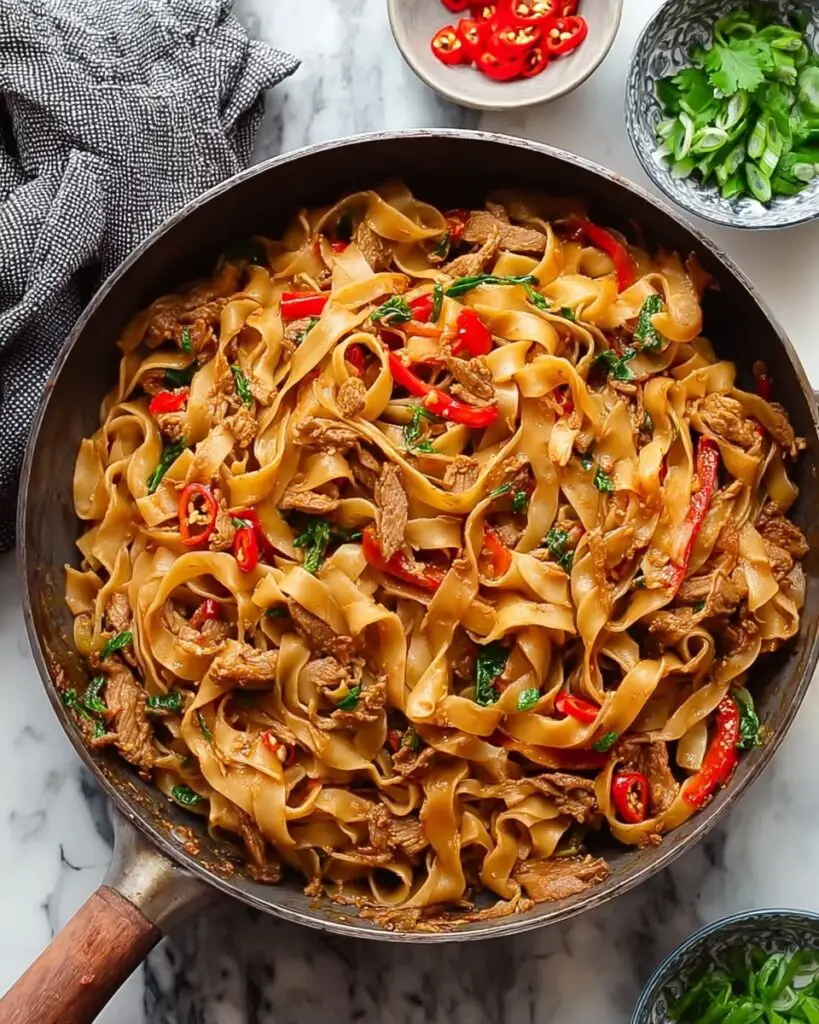 Spicy Thai Drunken Noodles with Chicken and Basil Recipe