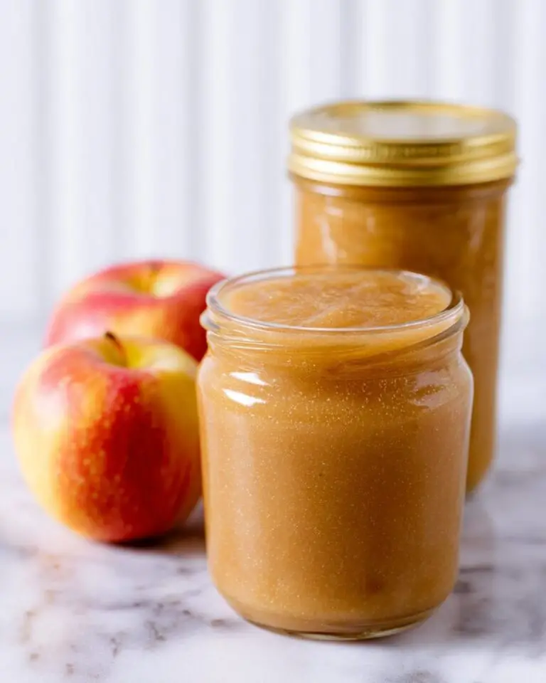 3-Ingredient Homemade Applesauce Recipe